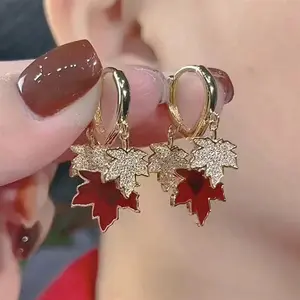 Vintage Ankara Red Maple Leaf Diamond-Embellished DDES0922 Earrings for Women, Light Luxury, High-End, Niche Style, Elegant and Fashionable Women's Earrings