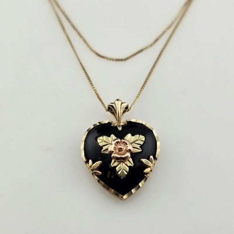 Vintage Gothic Floral Heart Pendant Alloy Necklace for Women, Elegant Party Jewelry, Versatile Fashion Accessory, Perfect for Gatherings