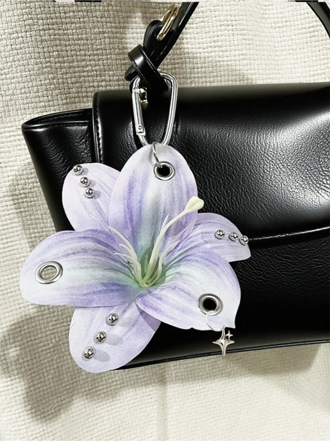 Y2K Lily Punk Bag Charm, Cross Star Pendant, Large Fake Lily Decoration, Silver Color Clip, Unique Gift for Friends, Trendy Accessory