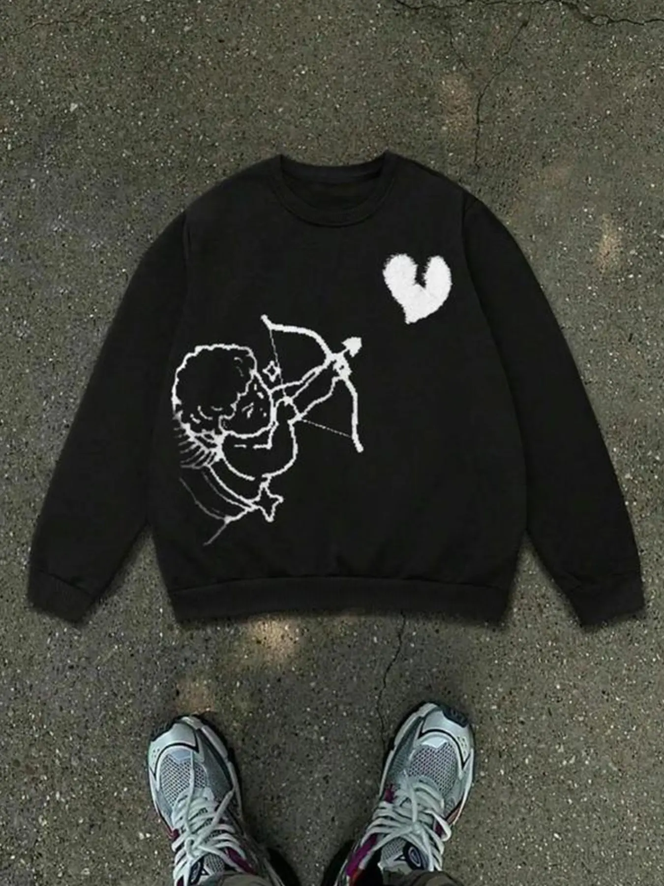Vintage Cupid Arrow Heart Print Sweatshirt, American High Street Loose Casual Men's Long Sleeve Top, Winter Fitted Clothing