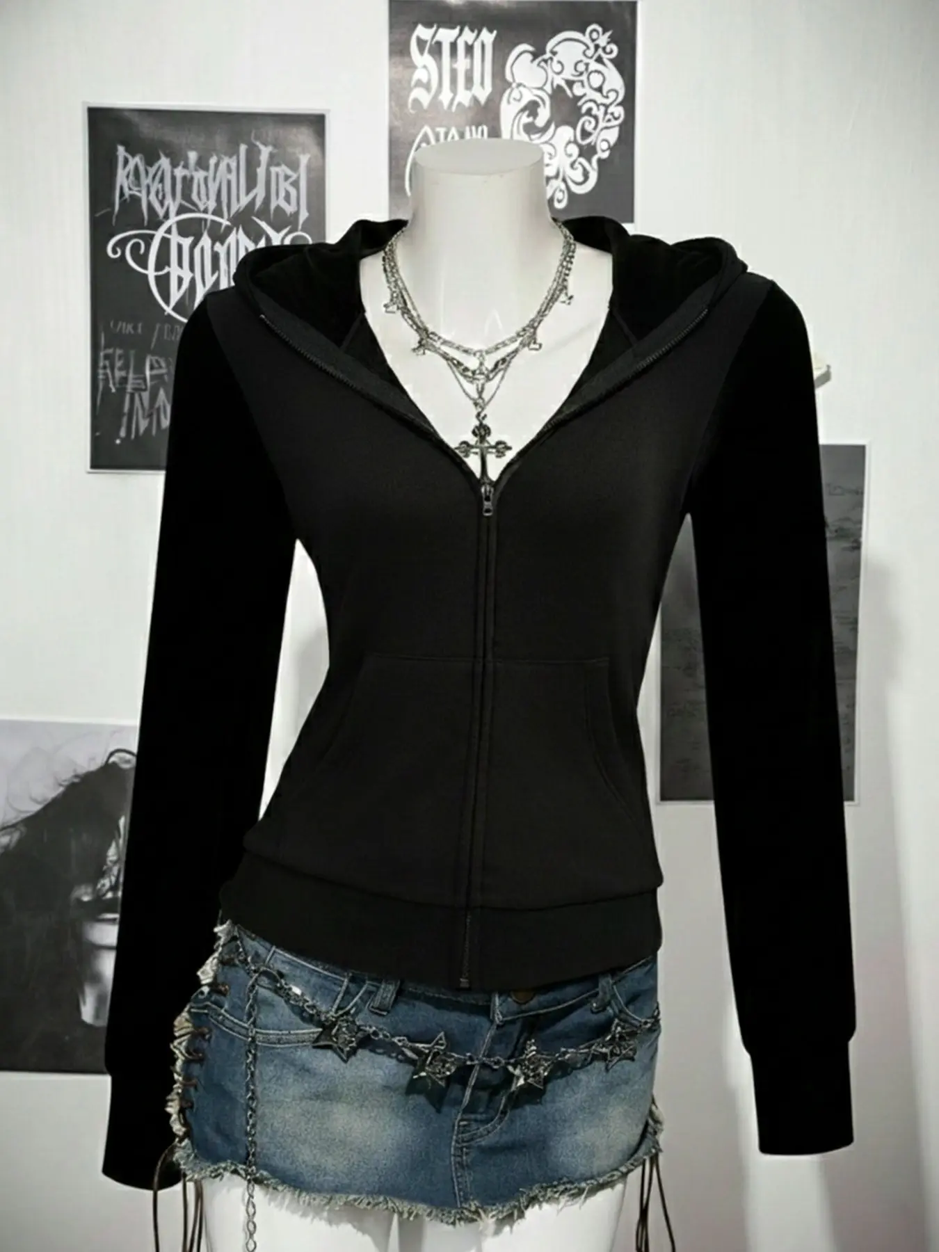 Women’s Y2K Aesthetic Zip Up Hoodie, Slim Fit Cropped Hoodie Jacket with Hood and Long Sleeves, Dark Streetwear Top for Casual Daily Outfit