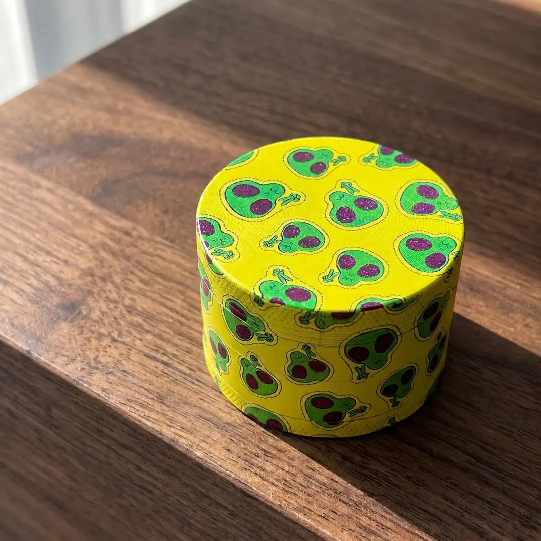 1.97 inch 50mm Floral Skull Style D Pattern Spice Grinder Metal Manual Four Layer Salt Grinder Pepper Mortar Spice Zinc Alloy Seasoning Spice Grinder Kitchen Cooking Accessories Kitchen Tool Gift
