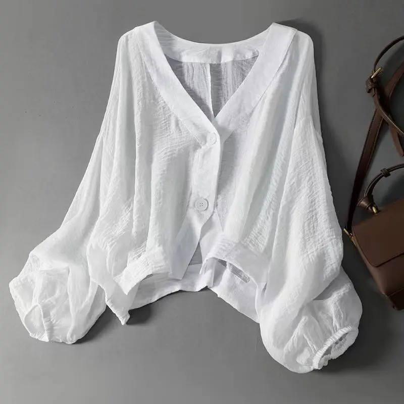 Plus-size summer loose lightweight short jacket for women, slightly sheer, hides body imperfections, sun-protective shirt, casual age-reducing long-sleeve shirt for women