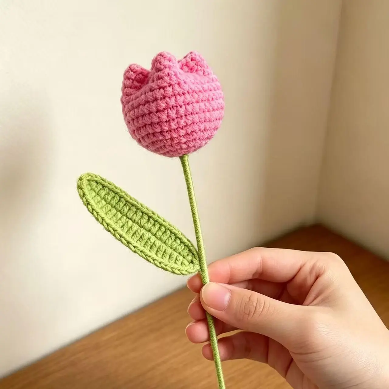 Knitted  Deep Rose Bouquet, Artificial Flowers, Handmade Plush Flower Arrangement, Perfect for Christmas, Birthday Gifts, Business Events
