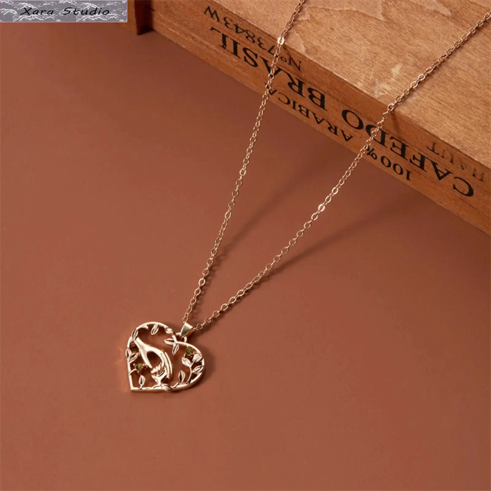 Matching 2Pcs Holding Hands Heart Couple Necklace Set | Premium 14K Gold Plated Promise Jewelry for Him and Her, Aesthetic Anniversary Gift for Girlfriend