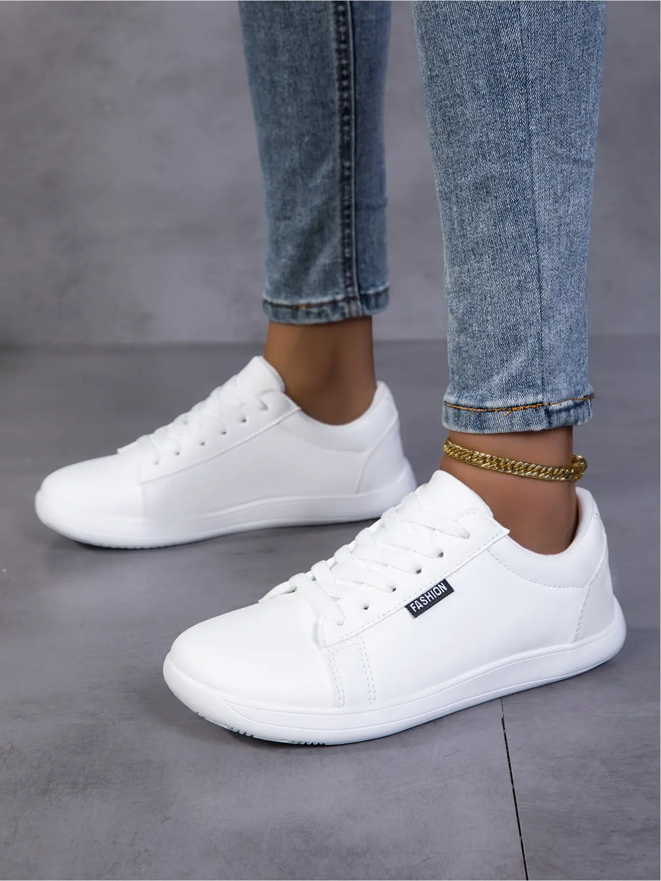 Women solid leather low-top skater shoes, wide toe flat sole casual trendy trainers white sneakers, suitable for outdoor sports and daily commuting