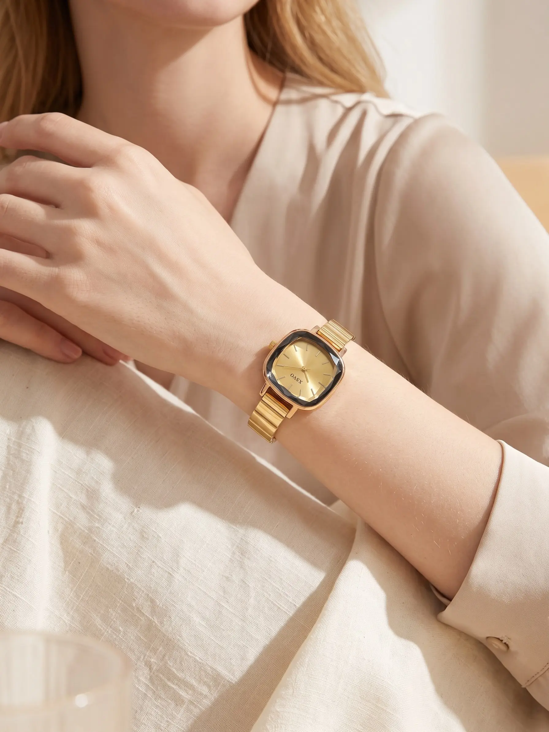 Octagonal Watch, French Minimalist Style, Metal Strap, Cut Edge Case Design, Elegant Analog Watch for Dates and Commutes