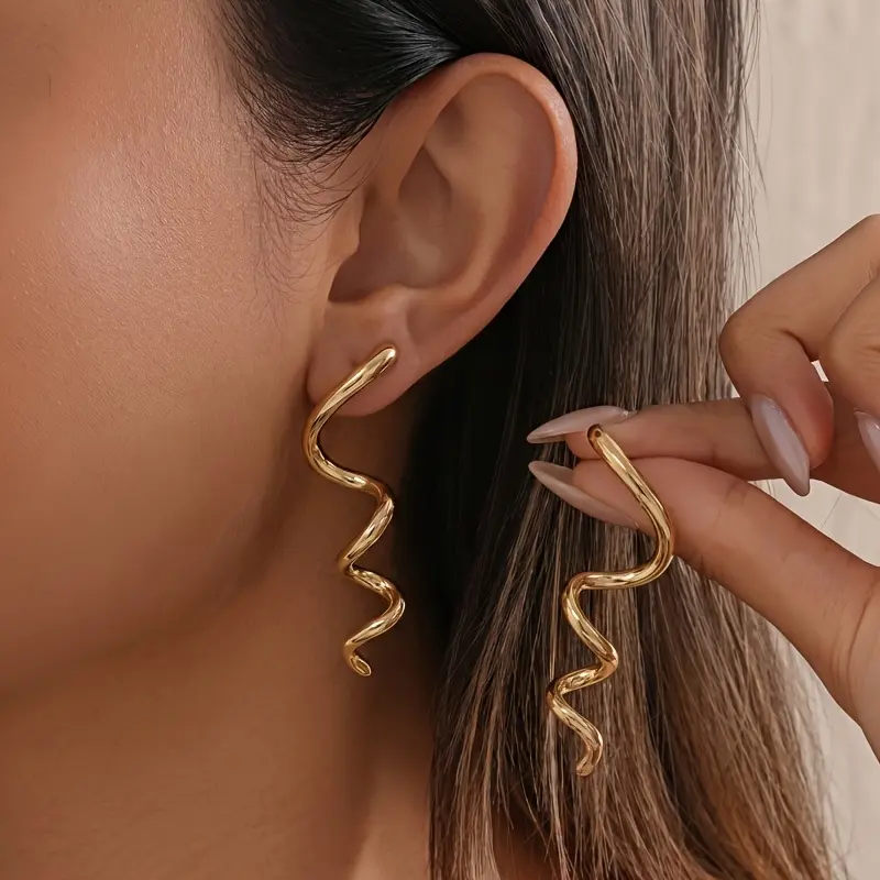 Bohemian Spiral Wave Earrings for Women - Glossy Gold Plated Retro Statement Earrings for Party Wedding Festival, Retro Style, Versatile Unique Daily Wear  Dangle Earrings,Elegant Light Luxury Jewelry Gift