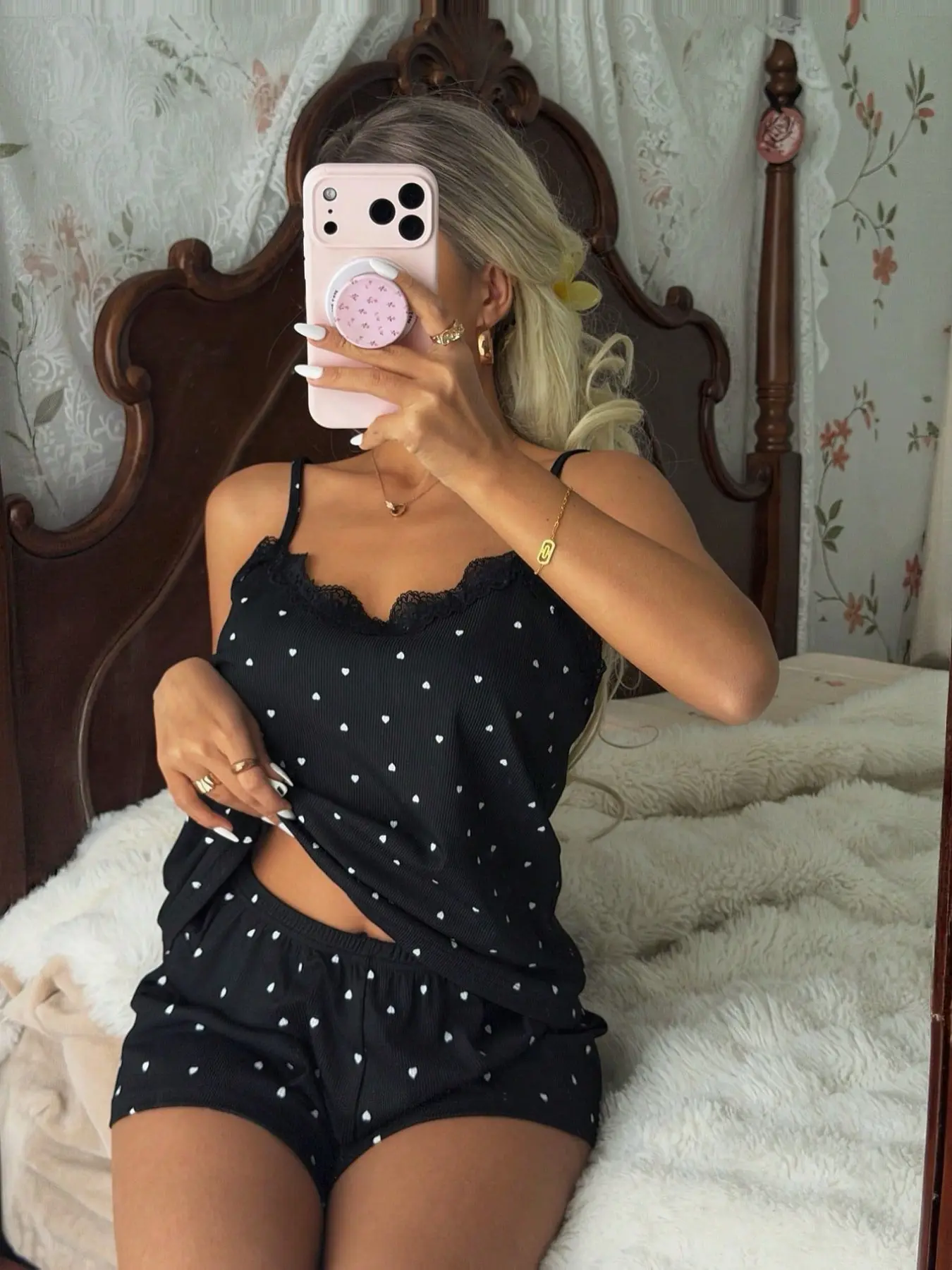 Women's Scalloped Lace Trim V Neck Spaghetti Cami Top & Heart Print Shorts, Soft Coquette Ribbed Loungewear, Casual Home Sleep pyjamas for women