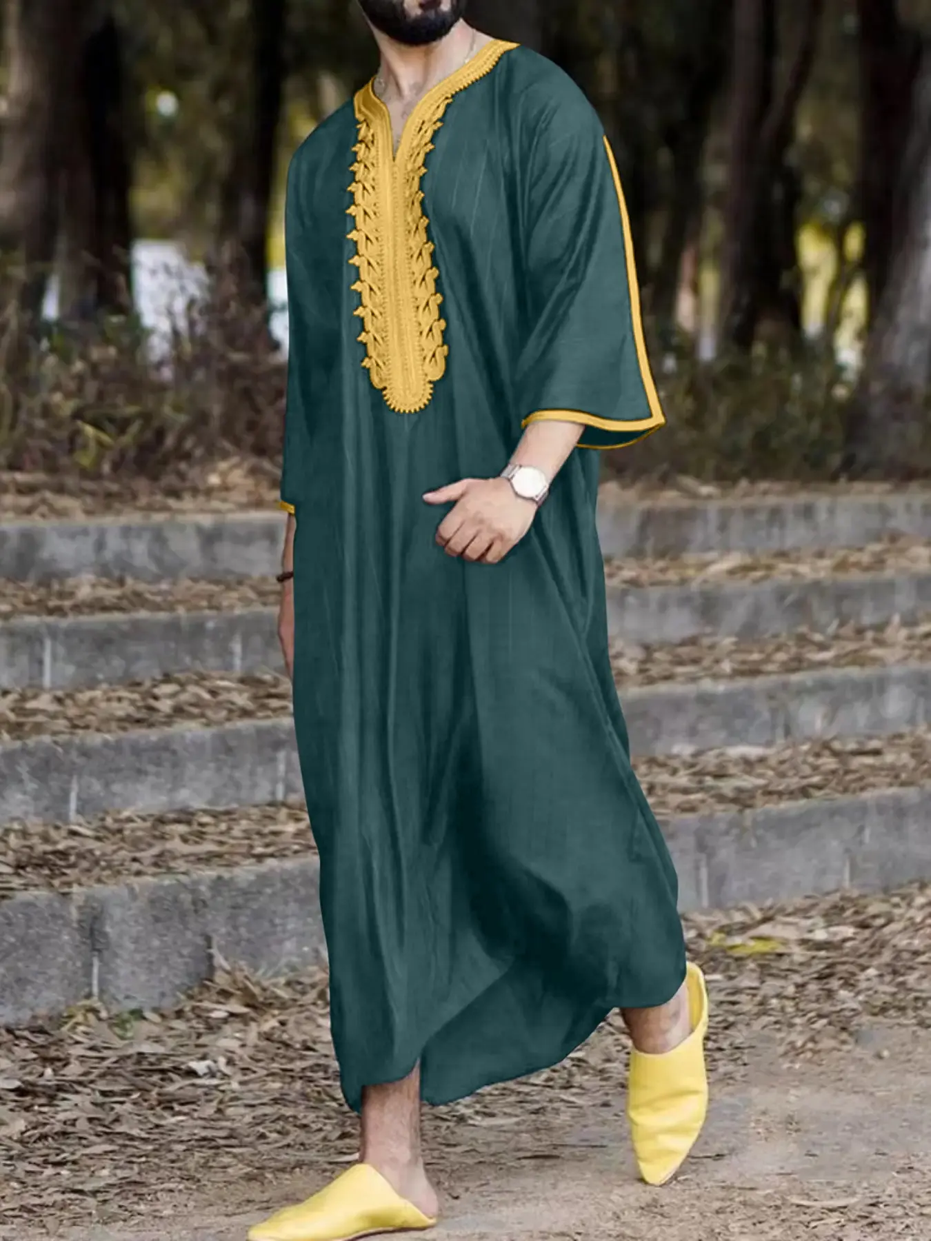 2026 Muslim Men's Short Sleeve Embroidered Arab Robe, Elegant Three Quarter Length Sleeve, Fitted Design, All Seasons Wear
