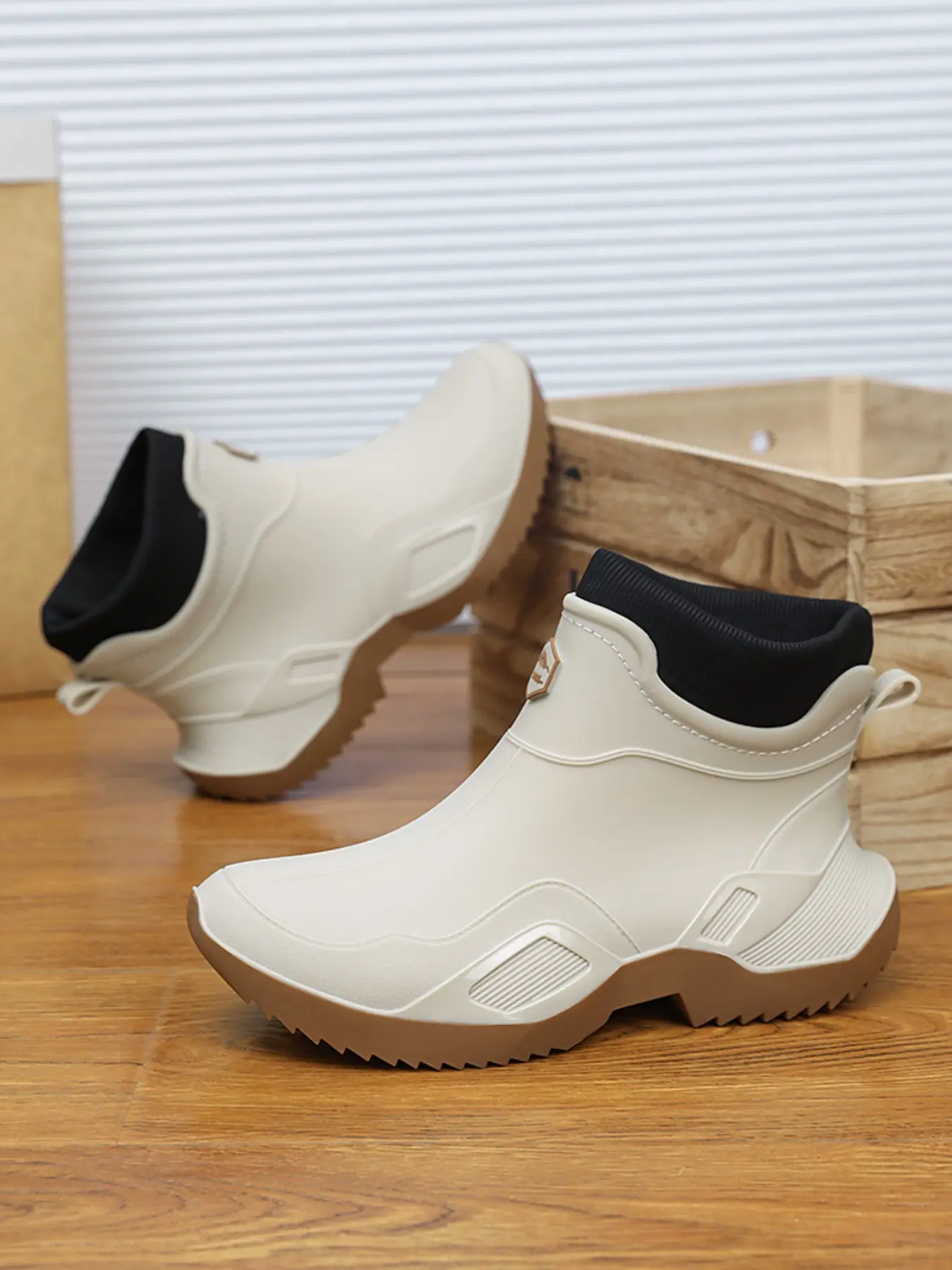 Men's Short Ankle Rain Boots Fleece Lined Waterproof Insulated Winter Snow Boots Non‑Slip Thick Sole Pull‑On Outdoor Work Shoes