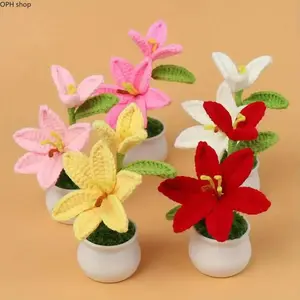 Mini Hand-Crocheted Lily Artificial Potted Plant, Desktop Ornament, Faux Flower Decor for Home Office