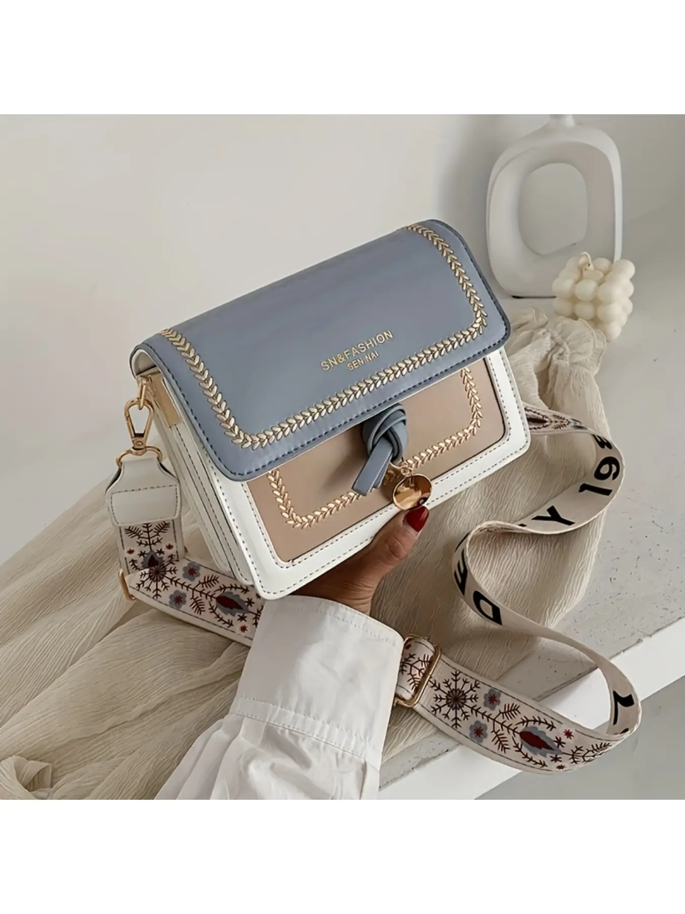 Women's Crossbody Bag, Fashion Shoulder Bag, Large Capacity Ladies Crossbody with Adjustable Wide Strap & Bow Decor, Travel Handbag, Two-Tone Geometric Mini Square Handbag, Snap Closure with Inner Lining, Multi-Functional Daily Commuter Purse