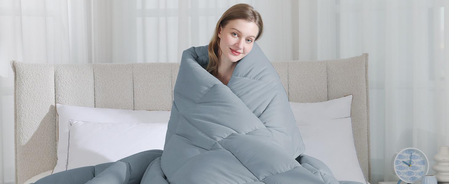 King Size Goose Feather Fiber and Down Comforter Duvet Insert All Season Hotel Luxury Bedding Comforters Soft Medium Warmth 88x104 Inches Light Grey