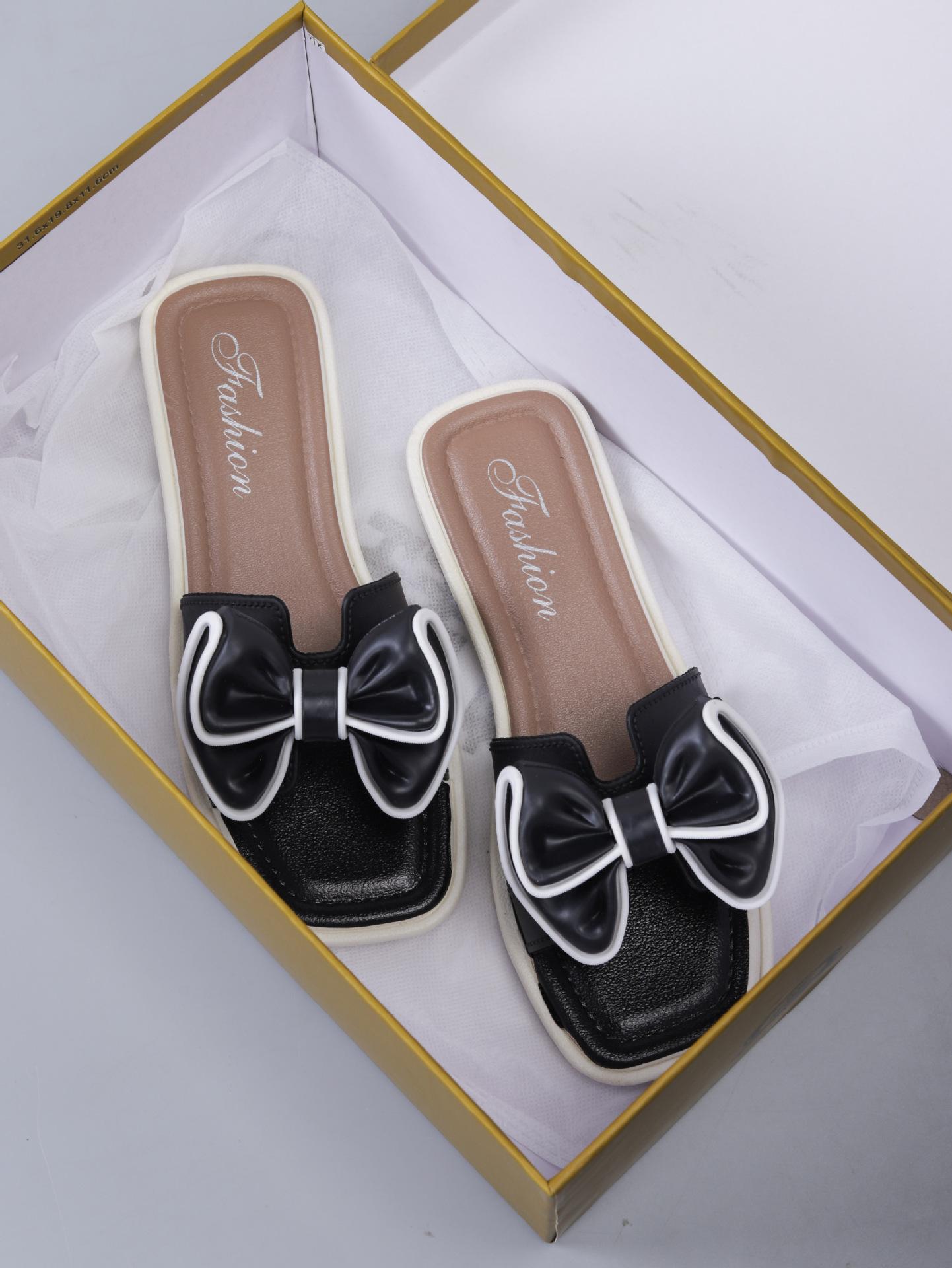 New style women's outdoor slippers with floral design, soft sole, fashionable, non-slip, flat bottom, butterfly square buckle, summer sandals for women