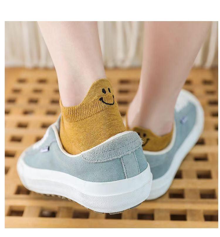 Short Trendy 1 Pair Happy Expression Ankle Socks Sports Socks Women Soft Cotton Invisible Socks With Smile Expression Design Lightweight Breathable Suitable For Work School Sports And Yoga Women Clothing Cute Elastic Daily Wear Atmosphere Womenswear compr