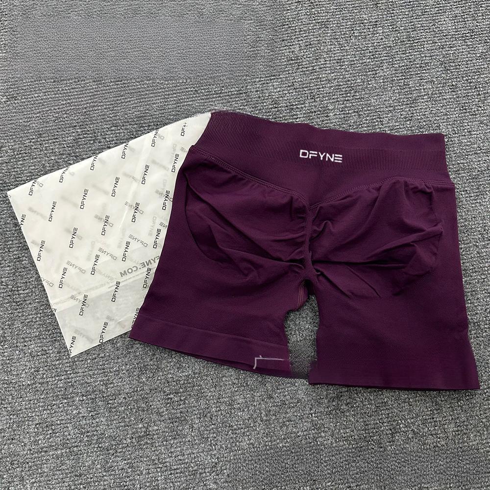 DFYNE's best-selling three-section high-waisted shorts with hip-lifting design, perfect for running, fitness, and yoga. They flatter the tummy, lift the hips, and make legs appear longer – a must-have for spring and summer.