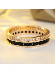 Hot Selling Black and White Two Tone Full Diamond Zircon Ring Minimalist Small Design Row Diamond Fine Advanced Sense Unisex Ring