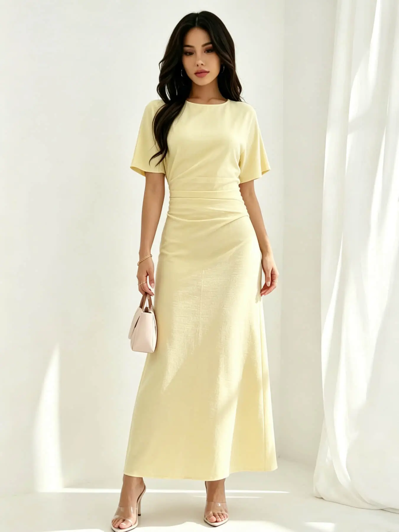 A fashionable French style dress with a gentle and girlish temperament, featuring a simple and high-end design that accentuates a slimming effect. It is suitable for summer, outdoor picnics, dates, and short trips.