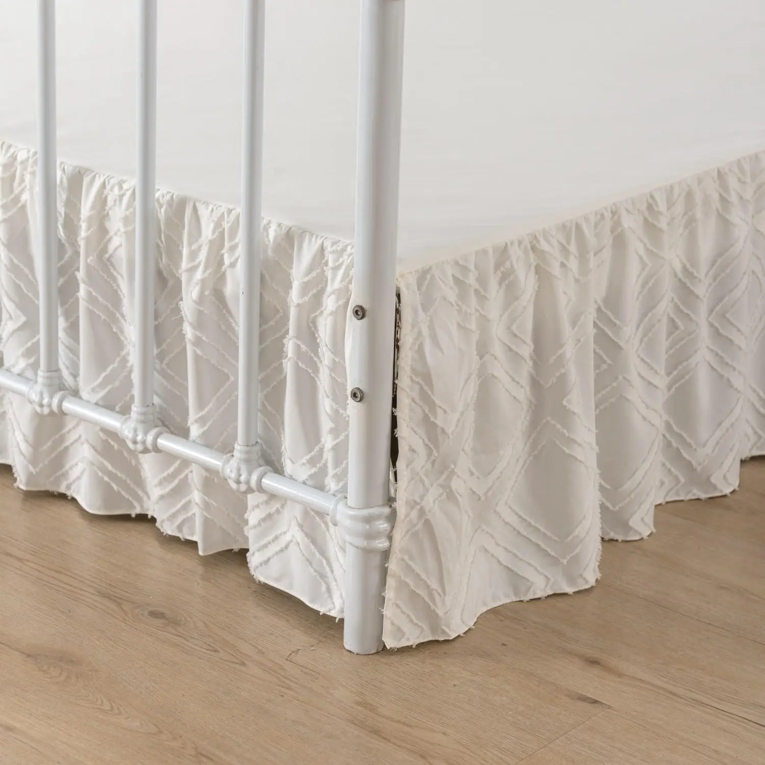 Tufted Bed Skirt Full Size, Ruffled Bed Skirt with Split Corners, Boho Bed Skirts 14 Inch Drop, Ivory, 14'' Full