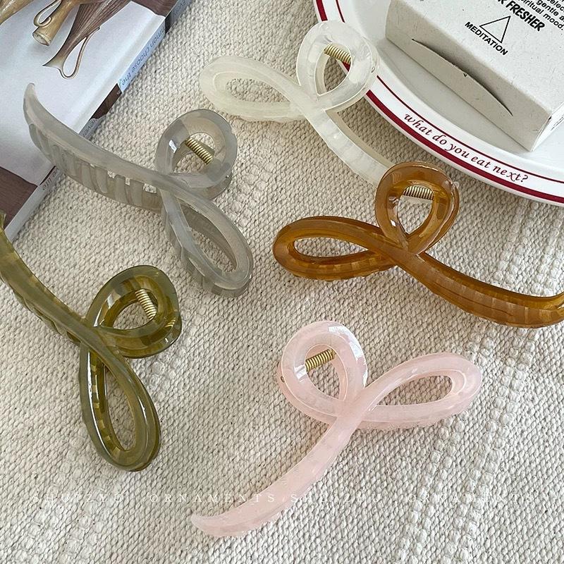 Simple and elegant versatile jelly claw clip for women, suitable for up-dos at the back of the head, new stylish hair accessory
