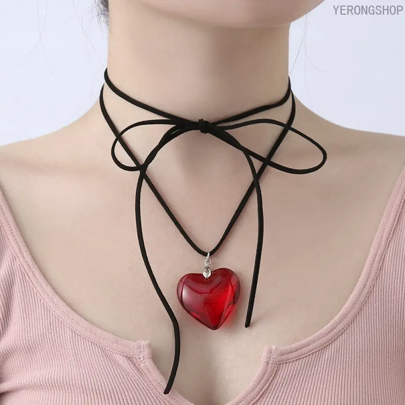 Choker Necklace for Women, Casual Heart Shape Wax Cord Pendant with an Adjustable Drawstring Tie, Women's Fashion, Casual Wear