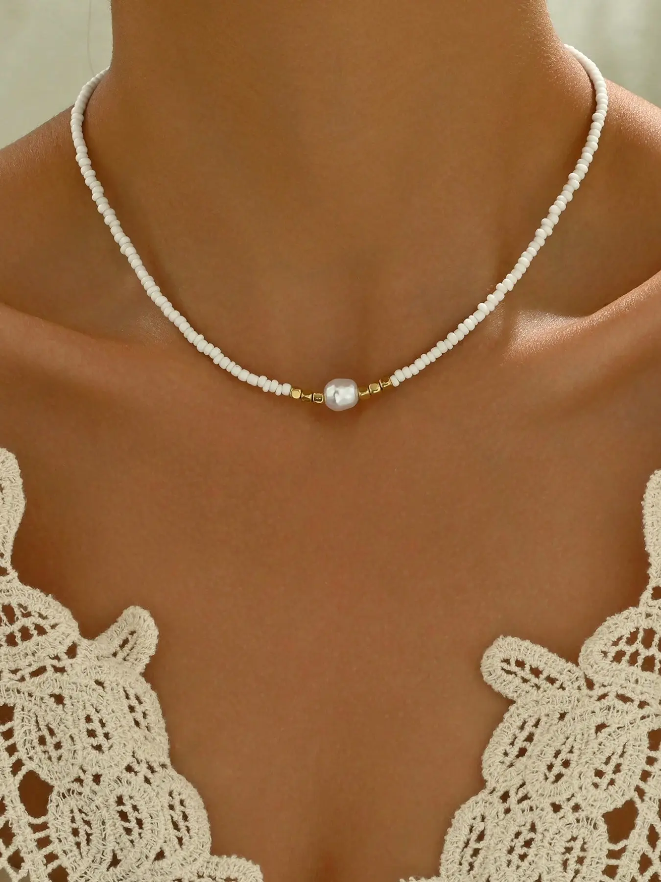 AEONBLULI Dainty White Seed Bead Choker Necklace for Women, Baroque Pearl Clavicle Bead Necklace, Summer Beach Jewelry Gift