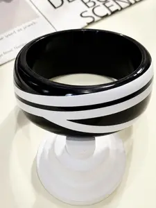 Exaggerated Punk Style Striped Silver Color Resin Bangle Bracelet, Fashion Hip Hop Geometric Pattern Wide Thick Chunky Band, Unisex Jewelry