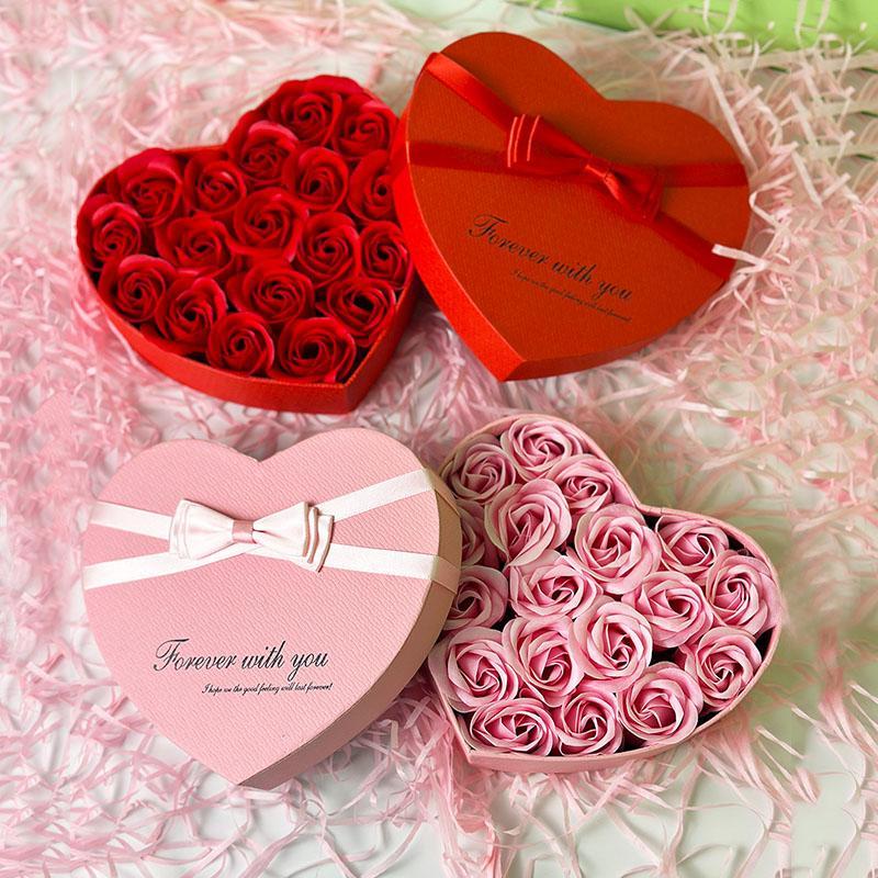 Artificial Rose Gift Box, Eternal Rose Flower, 1 Count Romantic Heart Shaped Gift Box with Soap Flower, Anniversary Wedding Gift, Holiday Decorations, Home Decoration Ornaments
