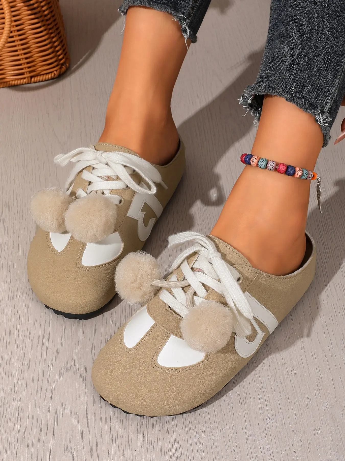 Women's Backless Mule Flats Slip On Loafers Round Toe Comfortable Casual Flat Shoes Cute Pom Pom Lace Lightweight Everyday Office Travel Shoes