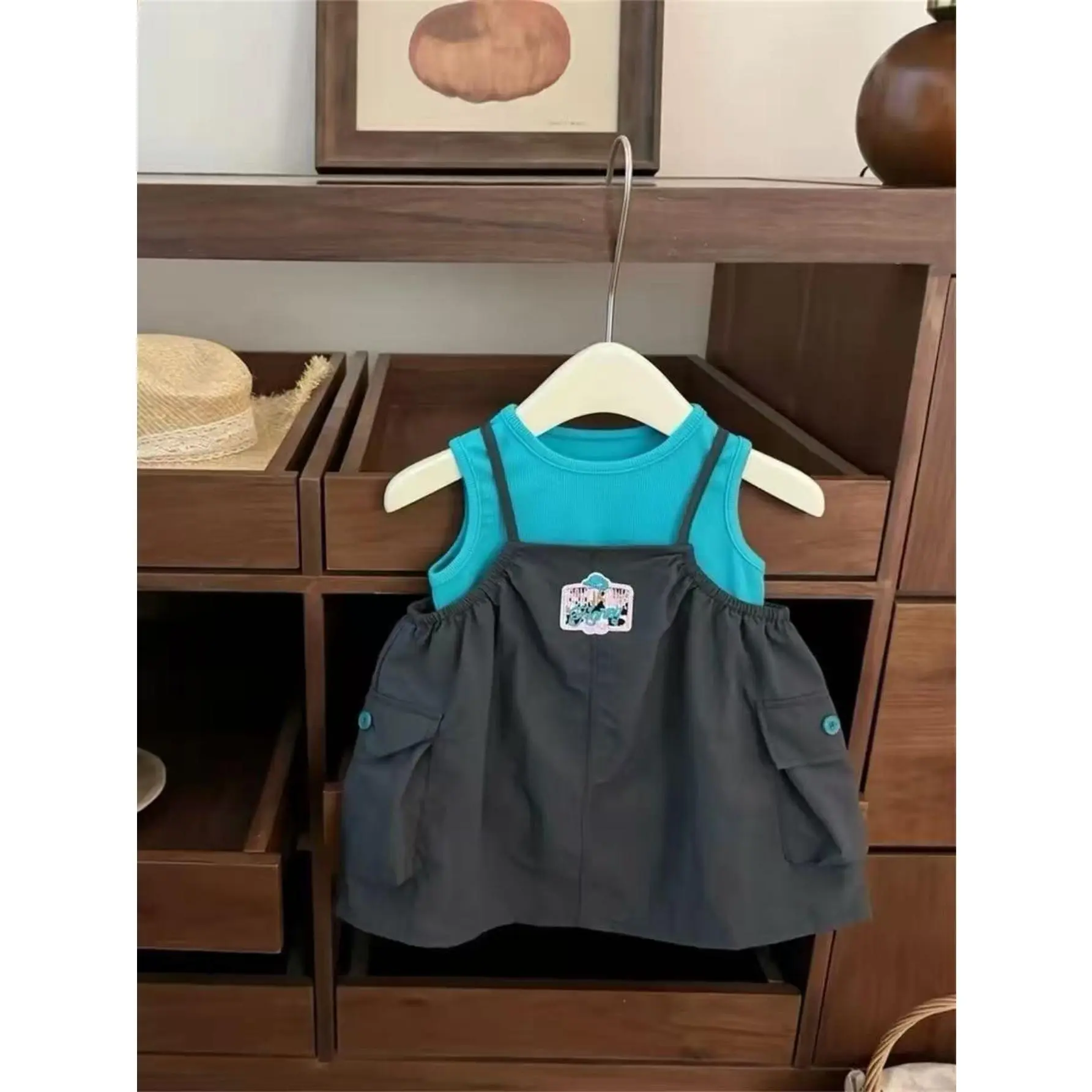 Girls' Two-Piece Summer Casual Color-Block Sleeveless Vest And Utility-Style Pinafore Dress Set, for Outdoor