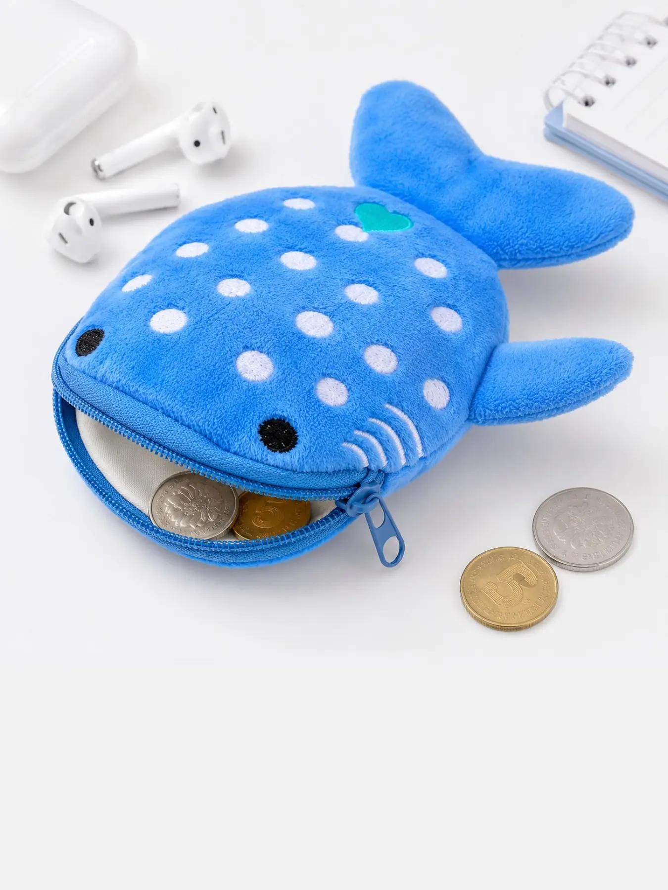 Cute Whale Shark Plush Storage Bag, Soft Cartoon Animal Coin Wallet with Zipper, Portable Makeup Organizer, Perfect Travel Companion, Cosmetic Pouch