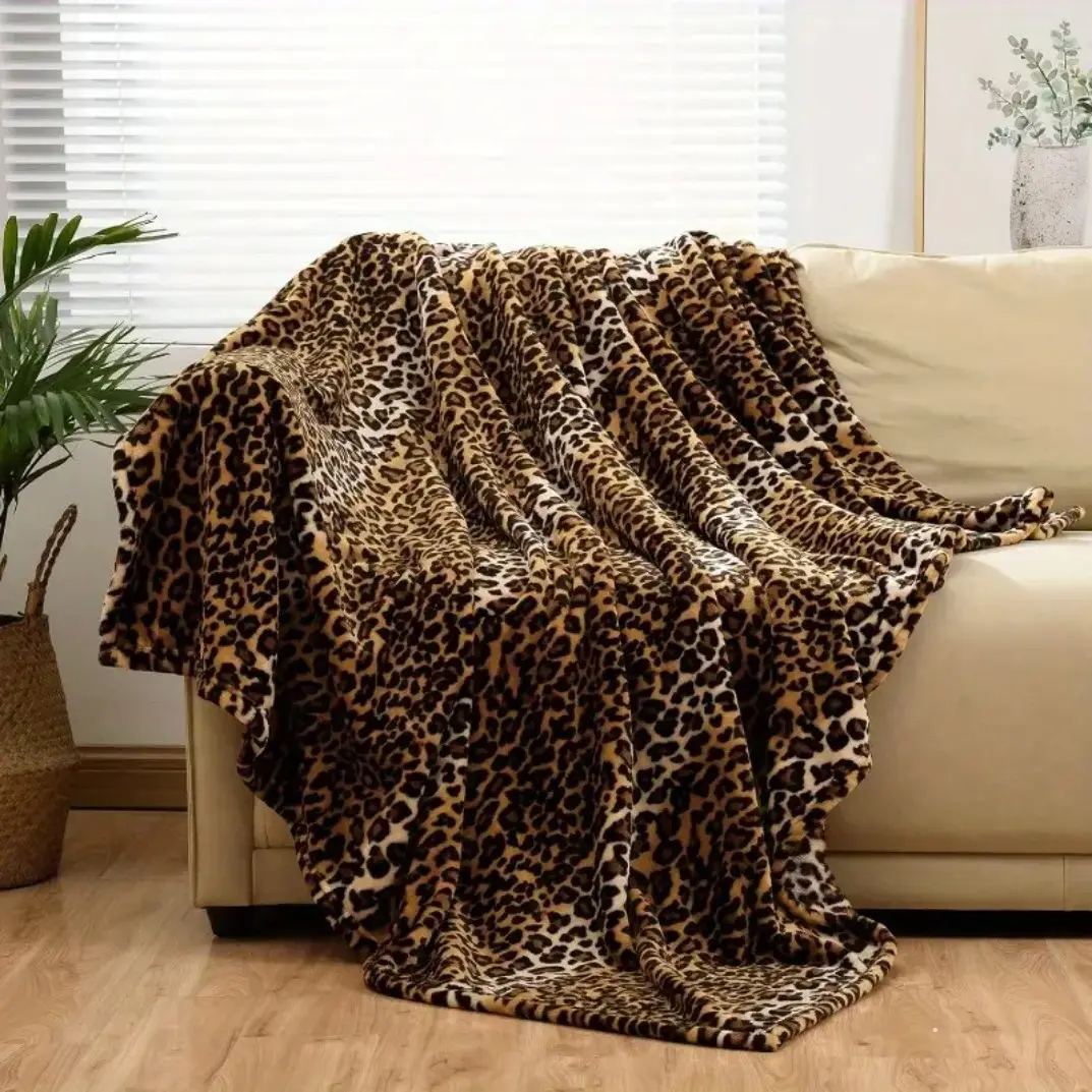 Cozy Leopard Print Fleece Flannel Throw Blanket, Super Soft Lightweight Double-Sided Cheetah Pattern Plush Blanket for Adults & Kids, Warm Anti-Pilling All Season Blanket for Bed Sofa Couch Travel Camping Bedroom Home Decor Gift