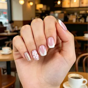 24 Short Press-On Nails, Drawing Craft, Ideal for Daily Work, Life, Holidays, Party Finger Decoration