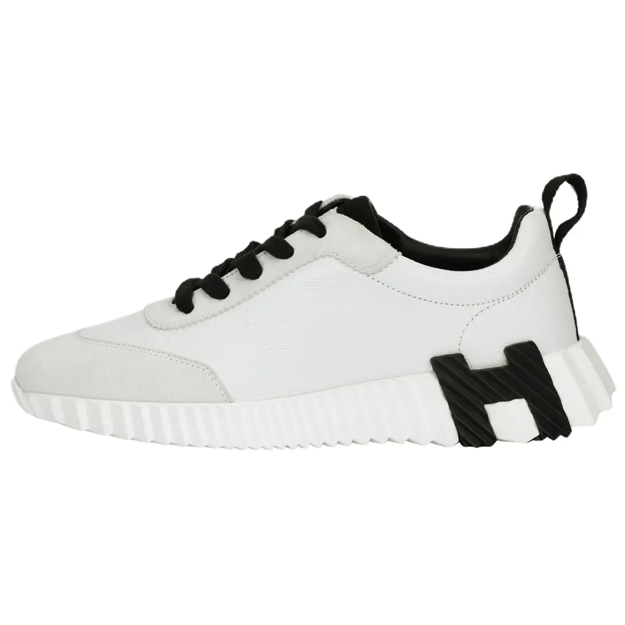 Hermes Bouncing Goat Leather Low-Top Casual Shoes for Women in White and Black Verifiable, with credentials and supporting global authentication