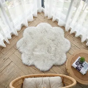1pc Black and White Plum Blossom Faux Fur Floor Mat, Cozy 80% Acrylic 20% Polyester Rug for Bedside Living Room Study Sofa, Colorfast & Easy Maintenance, Unique Floral Accent Gift for Loved Ones
