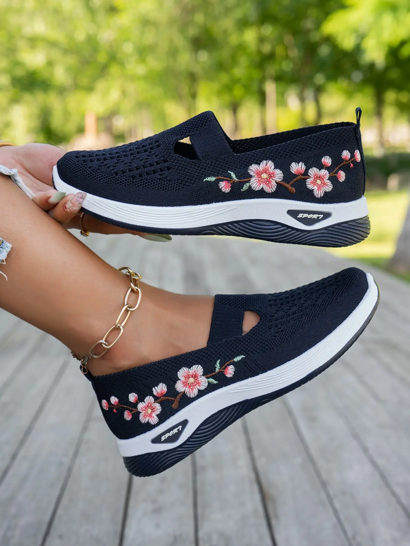 Women's Plum Blossom Embroidery Hollow Knit Slip-On Platform Walking Shoes, Breathable Cutout Mesh Light Non-Slip Wedge Casual Loafers for Elderly Daily Walking & Summer Outdoor, Summer Footwear Shoe Casual Slip Ons
