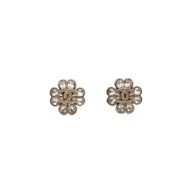 Pre-owned 【Alea】CHANEL Love Heart Rhinestone Clover Earring Alloy