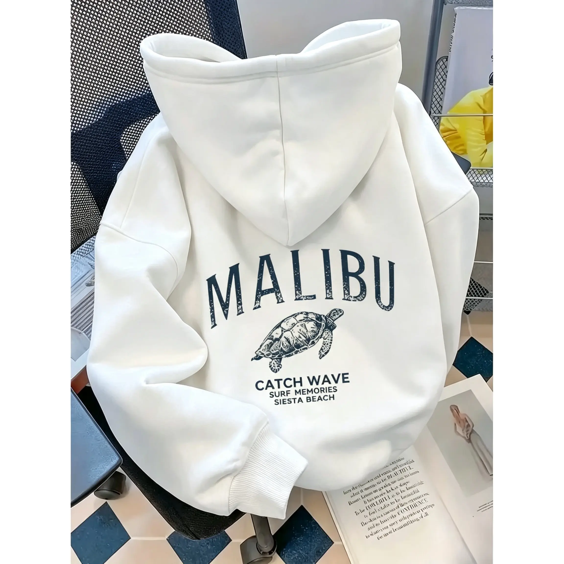 Women's Letter Malibu Turtle Print Fashion Hooded Sweatshirt Long Sleeve