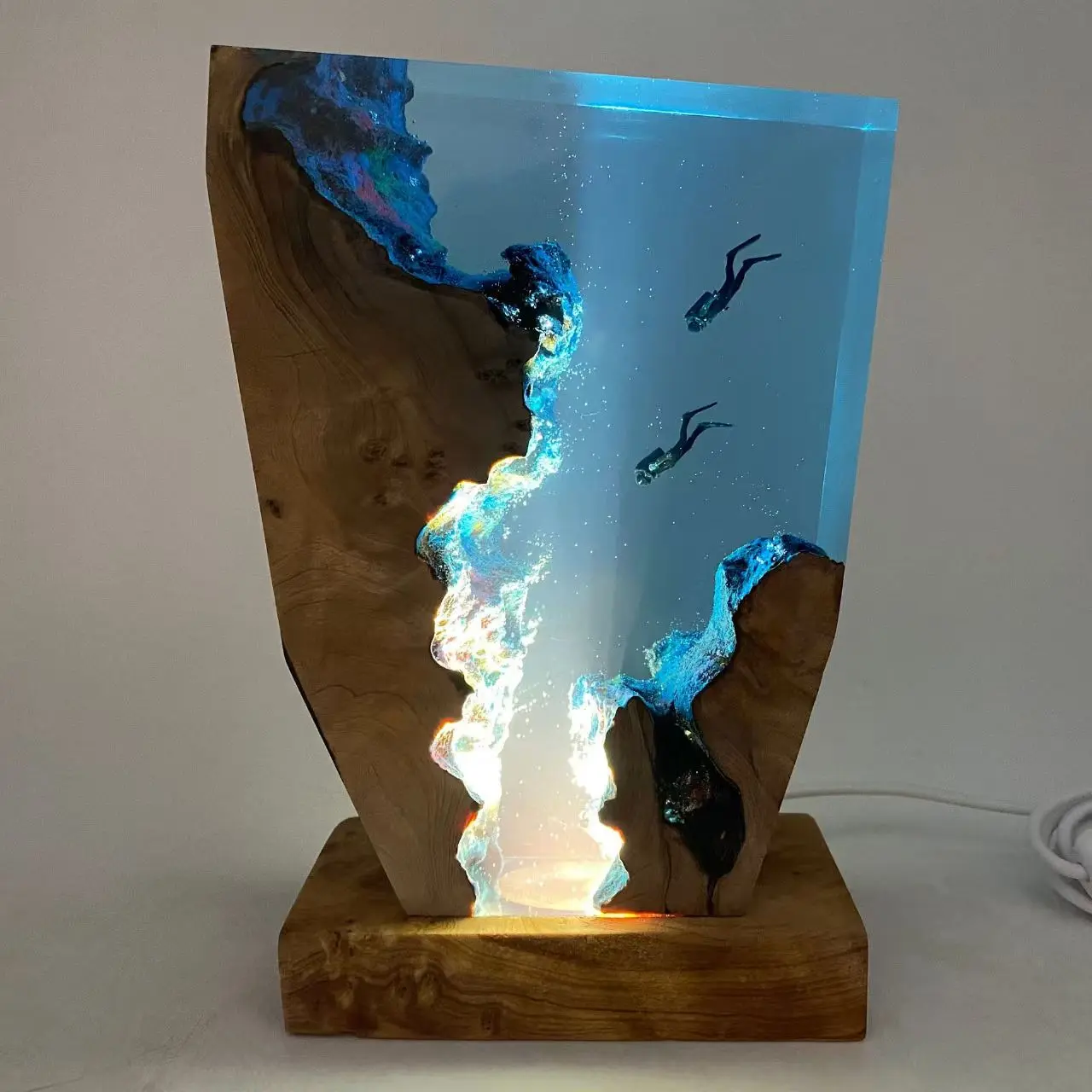 Handmade Turtle Resin Lamp - 1 Piece Home Decor Nightstand Lamp, Bedroom Bedside Lighting, Housewarming Gift, Ideal Gift for Loved Ones to Light Up Your Space