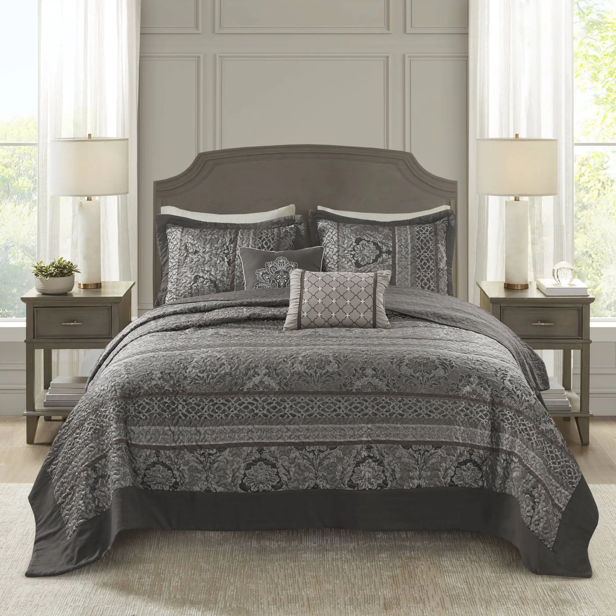Nokaa King Size 5-Piece Reversible Jacquard Bedspread Set, Lightweight Quilted Coverlet, Soft Microfiber, All-Season Bedding, Elegant Patterned Design for Master Bedroom, Guest Room, Hotel, Includes Bedspread and Pillow Shams