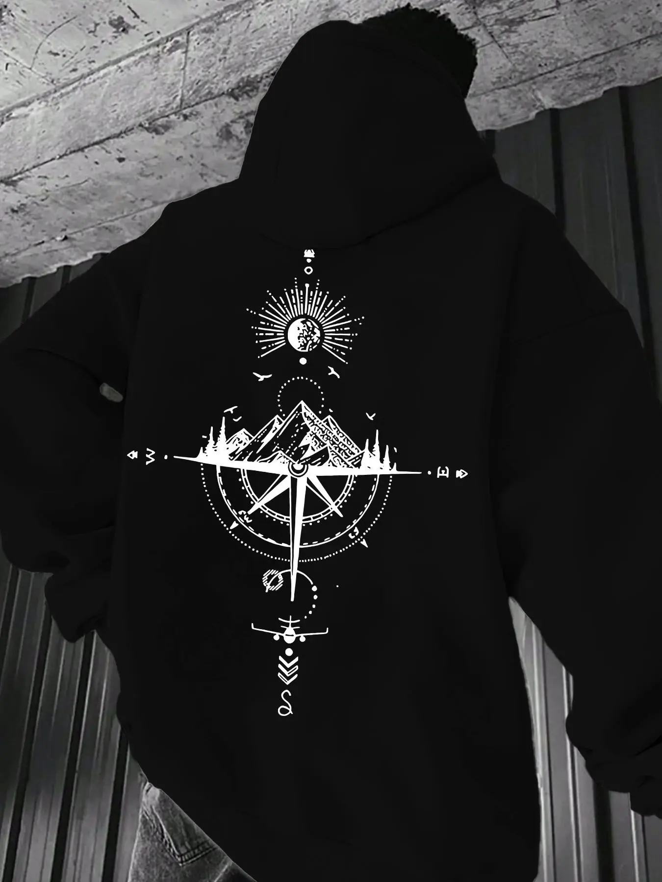Men’s Compass Mountain Travel Graphic Back Print Oversized Pullover Hoodie, Adventure Wanderlust Urban Casual Streetwear Hooded Sweatshirt, Classic Drawstring Hood Design, Large Vintage Line Art Nature Explorer Print On Rear Panel, Roomy Kangaroo Pocket