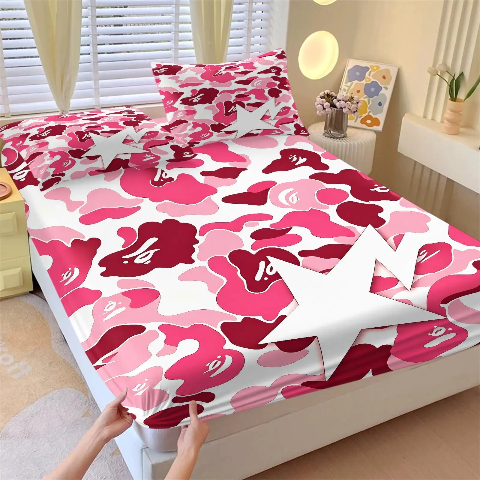 Fashion Pink Camouflage Star Pattern Fitted Sheet Set and 2 Pillowcases No Core, ABC Camouflage Elastic Deep Pocket Mattress Cover, Soft Anti-Slip Breathable Bedding Set, Street Style Trendy Bedroom Decor, Gift for Fans