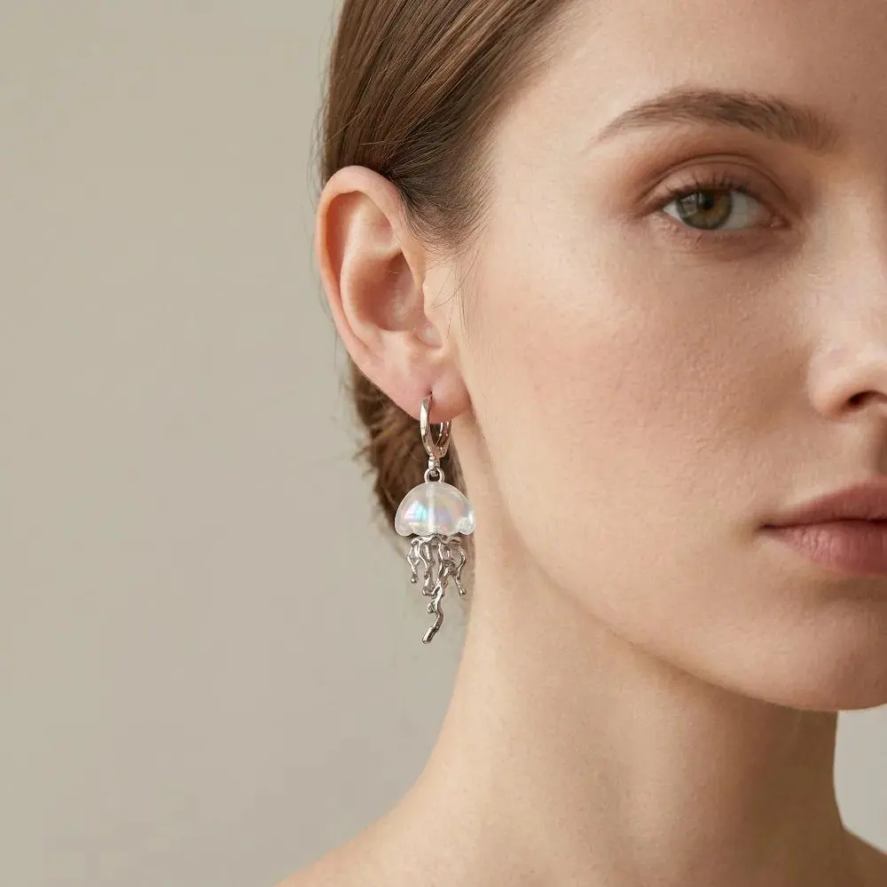 Summer Ocean Series Dreamy Jellyfish Drop Hoop Earrings for Women Sliver Color Tassel Dangle Earrings Sweet Fashion Jewelry Gift