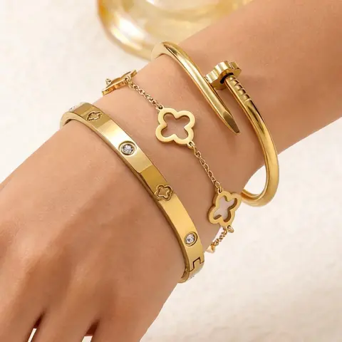 A set of golden rhinestone jewelry, including an 18K gold-plated stainless steel bracelet and a matching hand chain, featuring waterproof and fade-resistant exquisite rhinestone designs for everyday wear Elegant Jewelry Bracelet