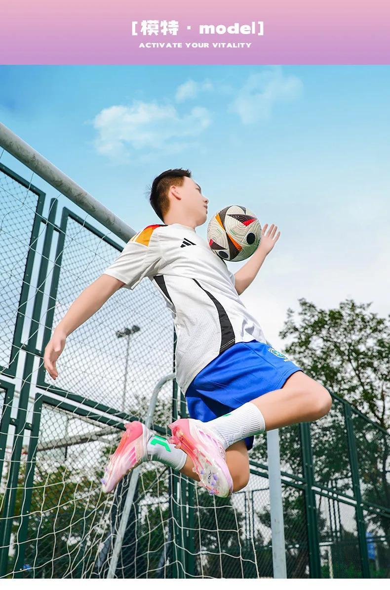 Men TF/FG Football Field Boots Futsal Non Slip Society Cleats Soccer Shoes Comfortable Ultralight Professional Football Shoes