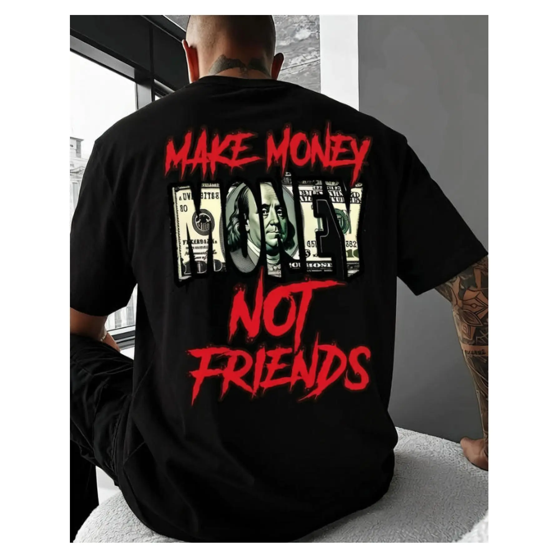 A round-neck T-shirt printed with the slogan "Making money is not about making friends," is simple and stylish, suitable for summer outdoor leisure wear and daily commuting. It is a casual top suitable for all seasons and is an excellent gift choice
