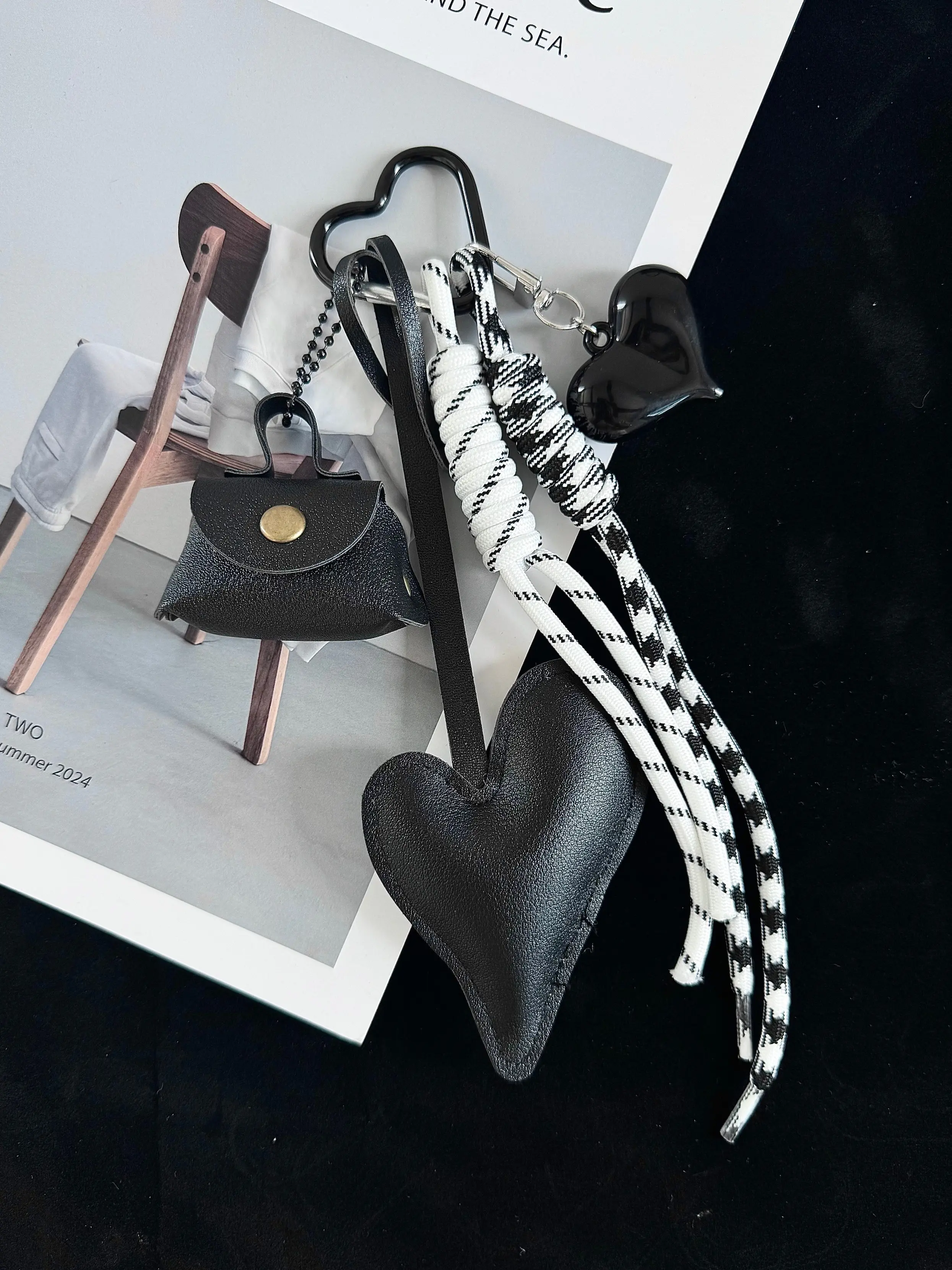 Heart-Shaped Leather Keychain, Vintage Melamine Style, Fashion, Backpack Decoration, Commuter Girl Unique Accessory
