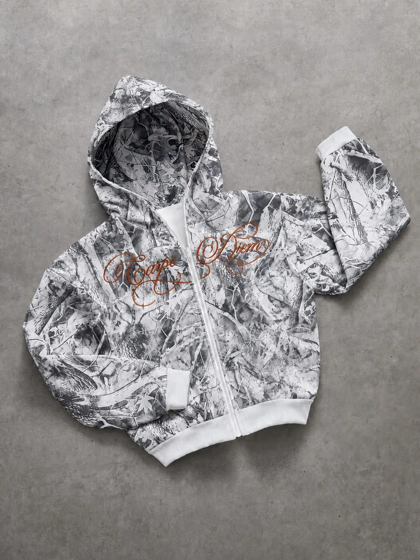 Bestselling Blue Camo Zip‑Up Hoodie, Men’s Long‑Sleeve Full‑Zip Jacket, All‑Over Forest Camo Pattern, Vintage Script Print on Chest, Loose Boxy Fit, Soft‑Light Street‑Style Top, Suitable for Young People’s Casual Lazy Outfits, Outdoor Trips, Gym Layering,