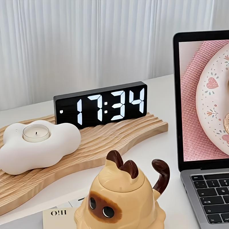 1pc LED Mirror Table Alarm Clock |   Digital Display, USB Powered, Snooze Function, Modern Rectangular Design with Plastic Frame, ≤36V Operating Voltage |   Ideal for Bedroom Or Office Decor